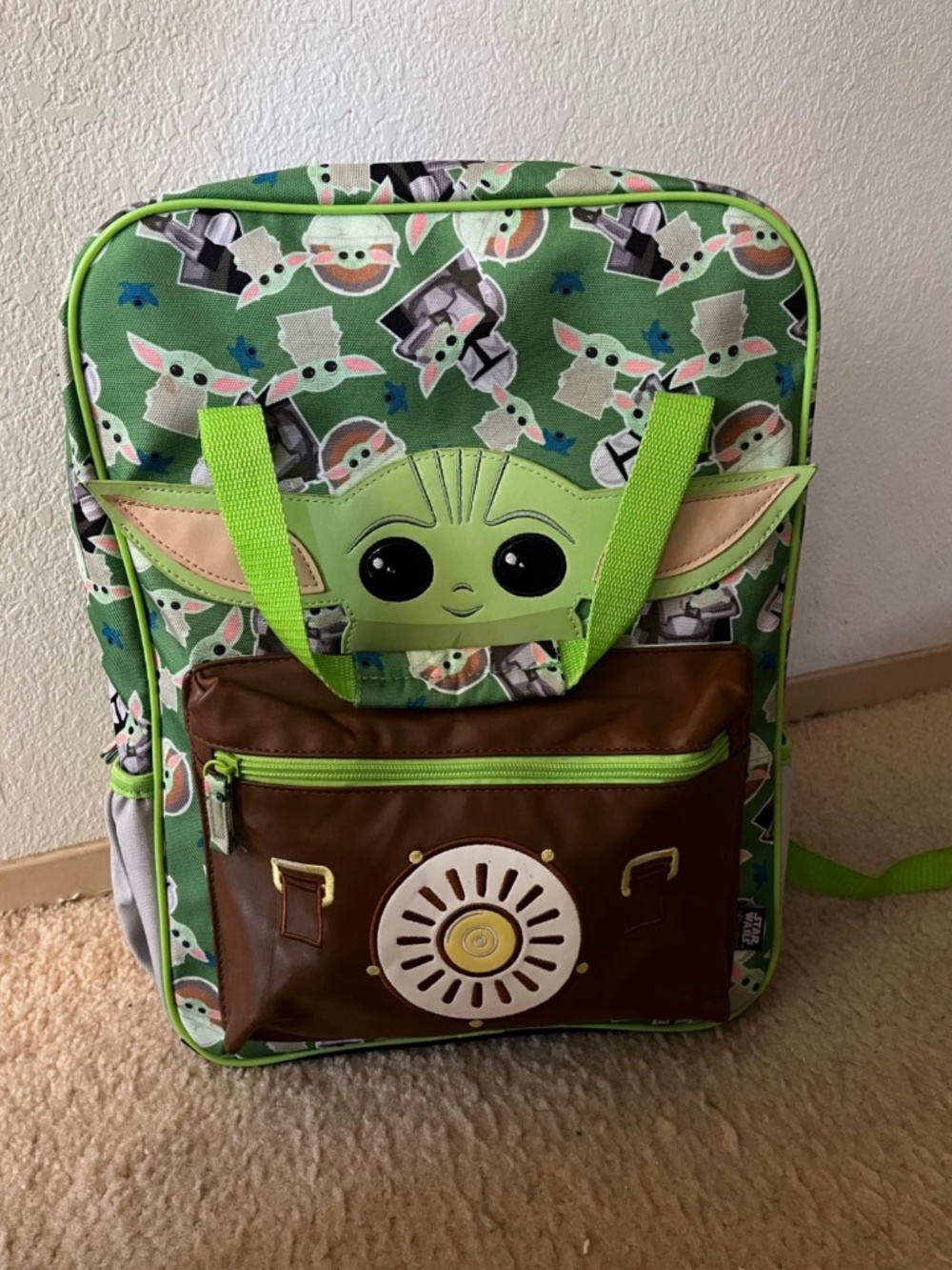 NWOT Disney Star Wars baby yoda backpack